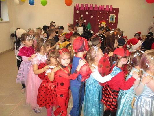  Grafika #37: Bal karnawałowy