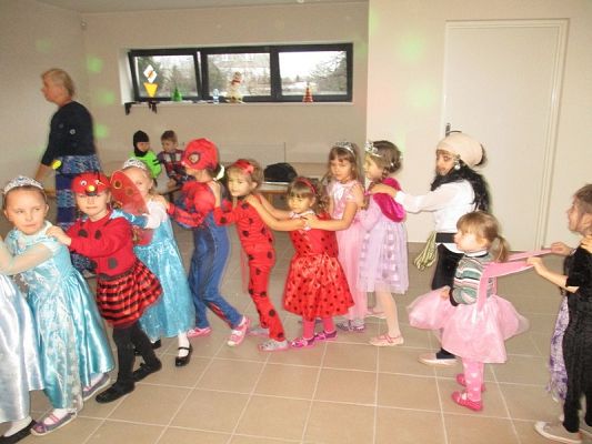  Grafika #36: Bal karnawałowy