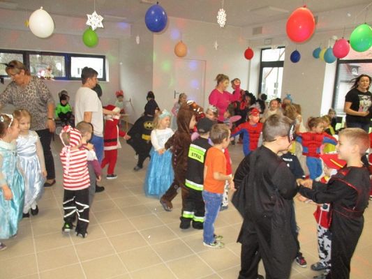  Grafika #43: Bal karnawałowy