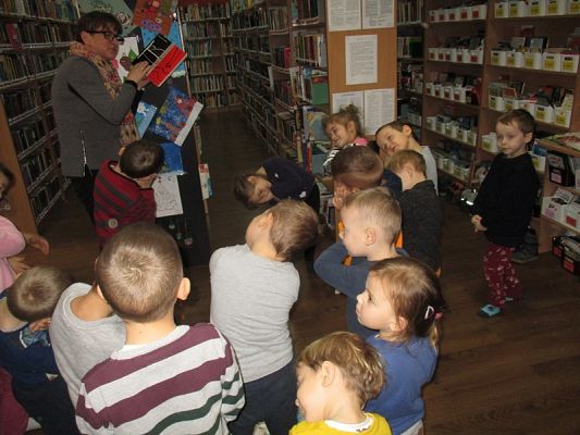  Grafika #18: Wizyta w bibliotece miejskiej w Lęborku