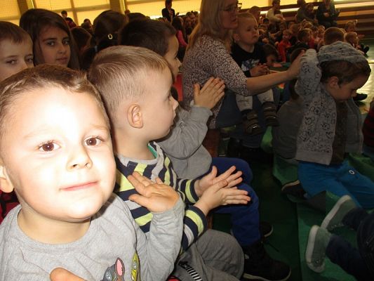  Grafika #14: Koncert muzyczny w szkole