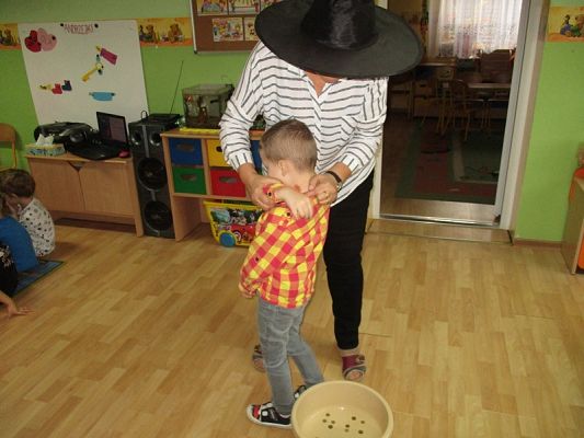 Grafika #97: Andrzejki w przedszkolu