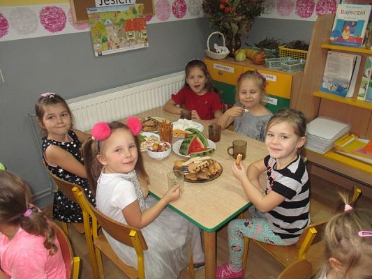 Grafika #132: Andrzejki w przedszkolu