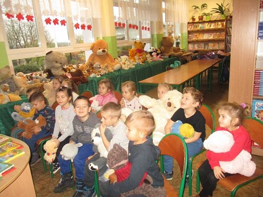 Grafika #3: Święto Misia w bibliotece