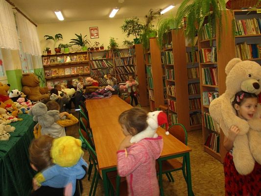 Grafika #8: Święto Misia w bibliotece