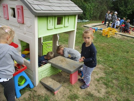 Grafika #35: Pierwsze dni w przedszkolu