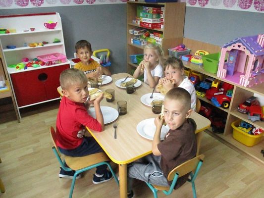 Grafika #3: Pierwsze dni w przedszkolu