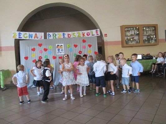 Grafika #18: Uroczyste pożegnanie Starszaków