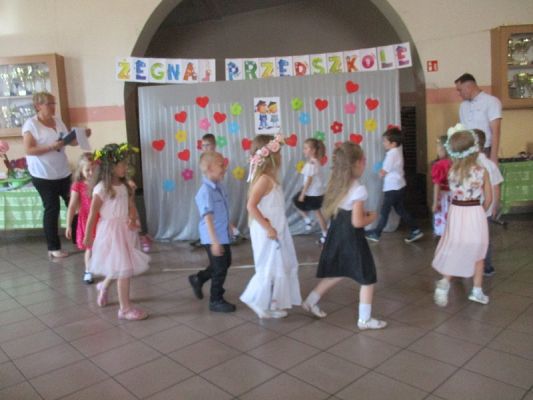 Grafika #46: Uroczyste pożegnanie Starszaków