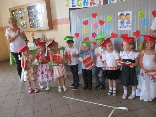 Grafika #96: Uroczyste pożegnanie Starszaków