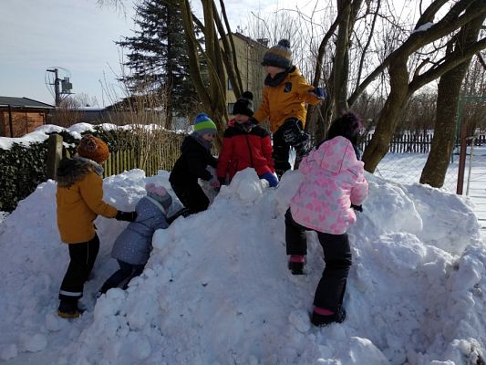 Grafika #10: ZABAW NA ŚNIEGU - CIĄG DALSZY