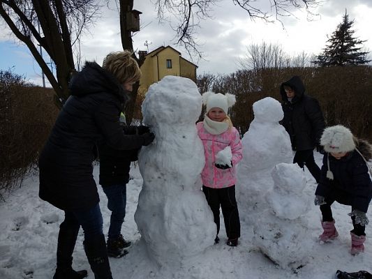  Grafika #7: ZABAWA NA ŚNIEGU