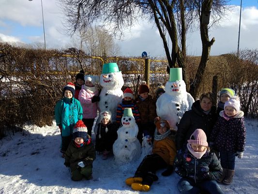  Grafika #11: ZABAWA NA ŚNIEGU