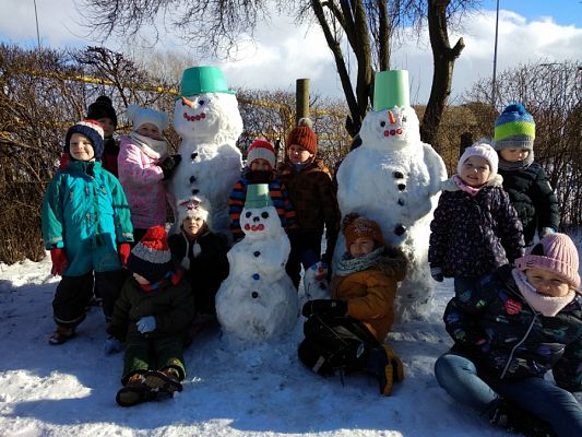  Grafika #12: ZABAWA NA ŚNIEGU