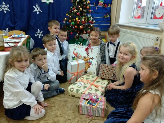  Grafika #0: PRZY WIGILIJNYM STOLE