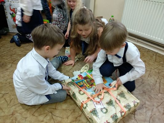  Grafika #6: PRZY WIGILIJNYM STOLE