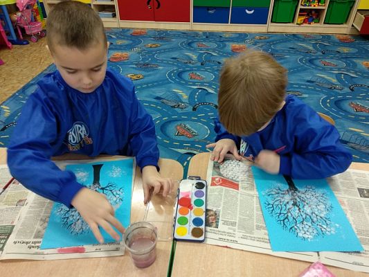  Grafika #33: GALERIA ,,PRACUSIÓW"