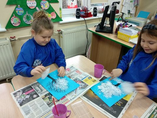  Grafika #37: GALERIA ,,PRACUSIÓW"