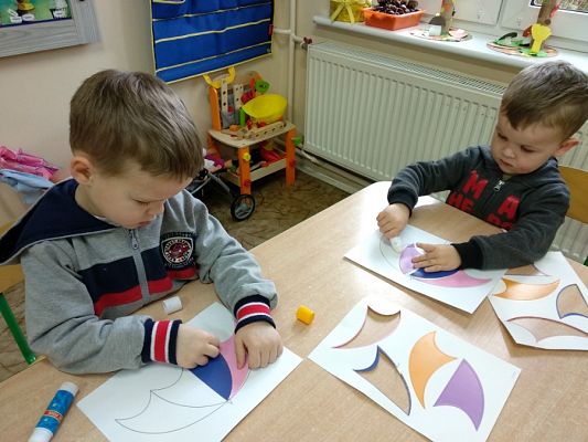  Grafika #4: KOLEJNE PRACE PRZEDSZKOLAKÓW