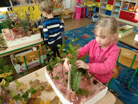  Grafika #8: JESIENNY LAS