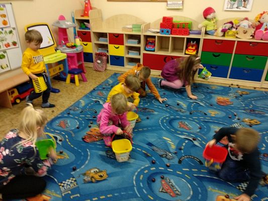  Grafika #12: ZABAWA Z KASZTANAMI