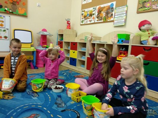  Grafika #24: ZABAWA Z KASZTANAMI