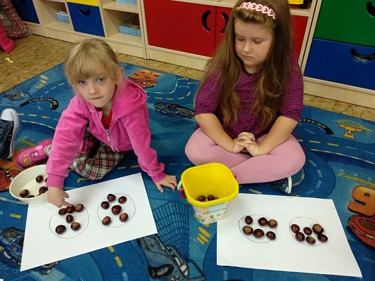  Grafika #26: ZABAWA Z KASZTANAMI