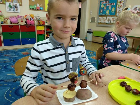  Grafika #35: ZABAWA Z KASZTANAMI