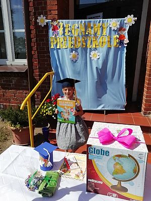  Grafika #4: POŻEGNANIE, JAKŻE INNE OD WSZYSTKICH…