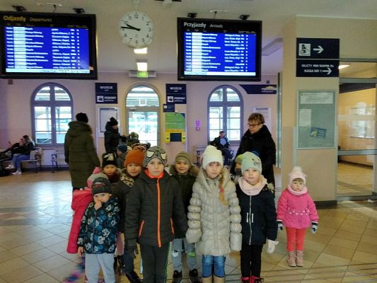  Grafika #17: Wycieczka na pocztę i dworzec kolejowy