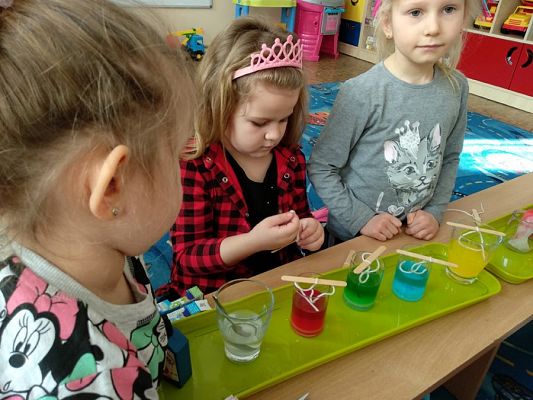  Grafika #9: WESOŁE LABORATORIA