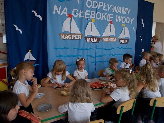  Grafika #30: ,,KOLEJNY ROK ZA NAMI"