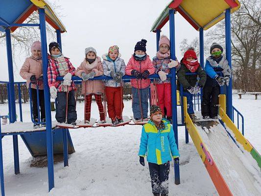  Grafika #1: ŚNIEEEG!