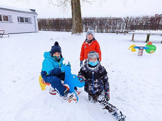  Grafika #2: ŚNIEEEG!