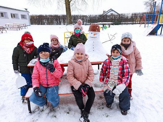  Grafika #0: ŚNIEEEG!