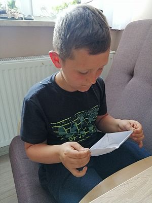  Grafika #3: Dzieci pracują w domu (cz. 9)