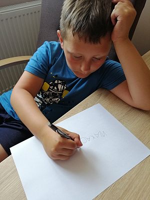  Grafika #27: Dzieci pracują w domu (cz. 9)