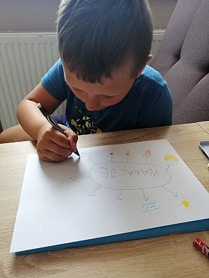  Grafika #22: Dzieci pracują w domu (cz. 9)