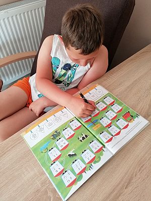  Grafika #30: Dzieci pracują w domu (cz. 9)