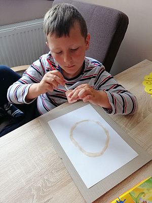  Grafika #58: Dzieci pracują w domu (cz. 9)