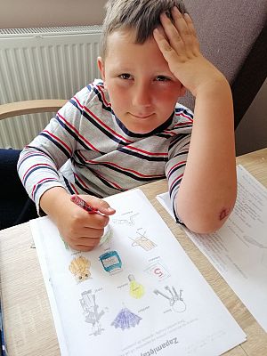  Grafika #55: Dzieci pracują w domu (cz. 9)