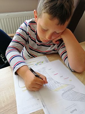  Grafika #56: Dzieci pracują w domu (cz. 9)