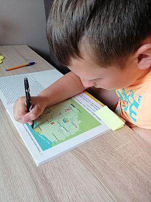  Grafika #43: Dzieci pracują w domu (cz. 9)