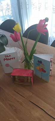  Grafika #5: Sto lat dla każdej mamy!