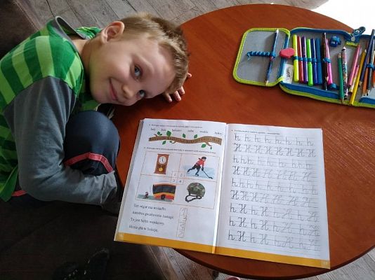  Grafika #19: Dzieci pracują w domu (cz. 3)