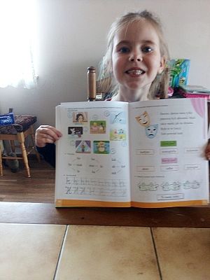  Grafika #63: Dzieci pracują w domu (cz. 3)