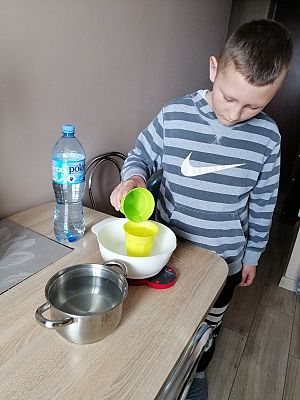  Grafika #58: Dzieci pracują w domu (cz. 3)