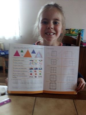  Grafika #64: Dzieci pracują w domu (cz. 3)