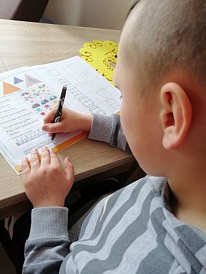  Grafika #59: Dzieci pracują w domu (cz. 3)