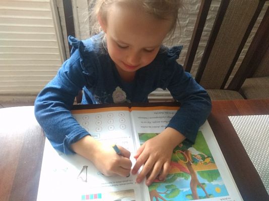  Grafika #56: Dzieci pracują w domu (cz. 3)